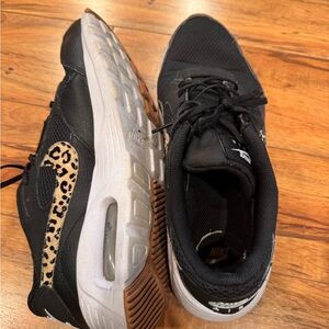 Nike Women's Black and Leopard Print Athletic Shoes